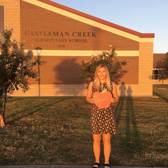 Meet your Posher, Monica - Picture 1 of 1